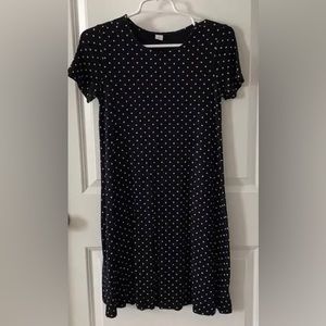 Old Navy Black and Ivory polka pot swing dress size Large. Figure Flattering.